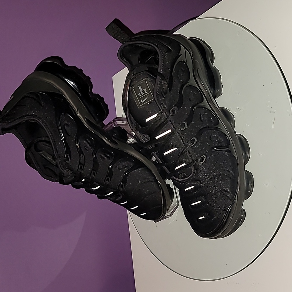 Nike Black VaporMax Plus Sz: 8.5 - Picture 4 of 13